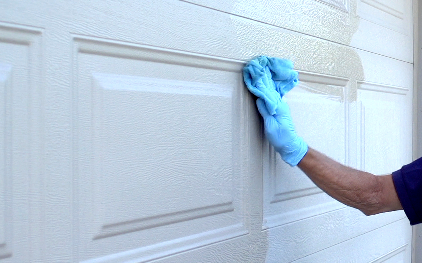 Reviving vs. Replacing: Save Money & Make Your Garage Door Look “AL-NEW”
